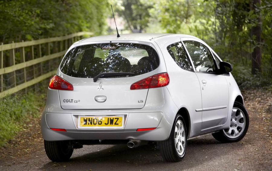  Mitsubishi Colt 3-Door 2004 года  (фото 30 из 55)
